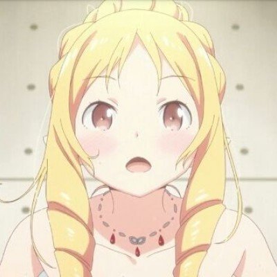 女子河边放生奶茶
